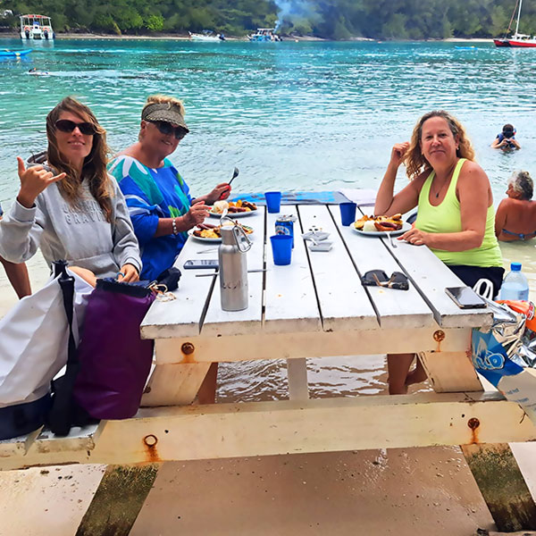 Déjeunez les pieds dans l'eau